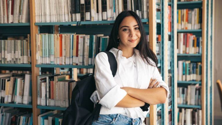Becas Adriano para estudiantes de Andalucía