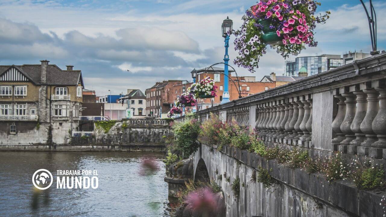 trabajar en irlanda requiere español