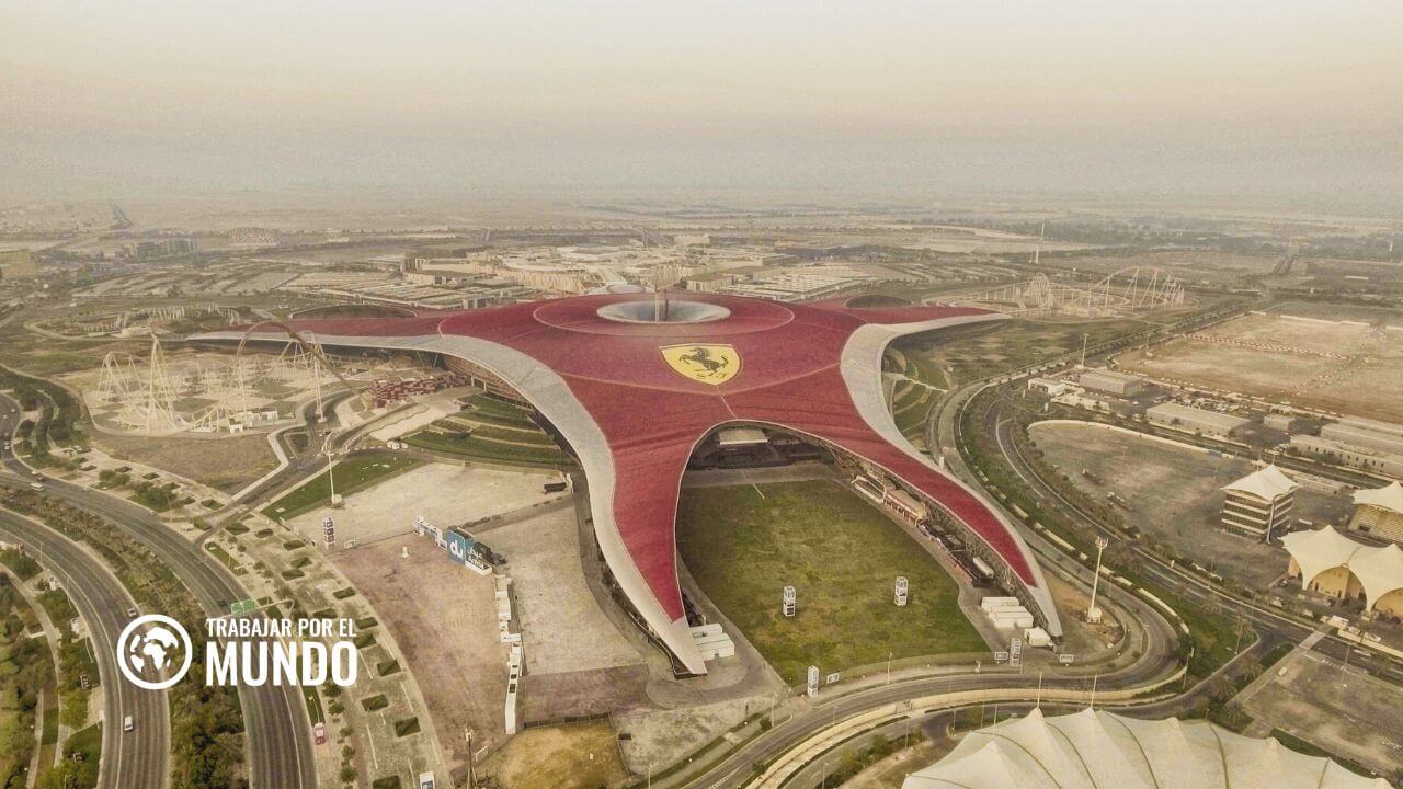 Trabajar en Ferrari Land