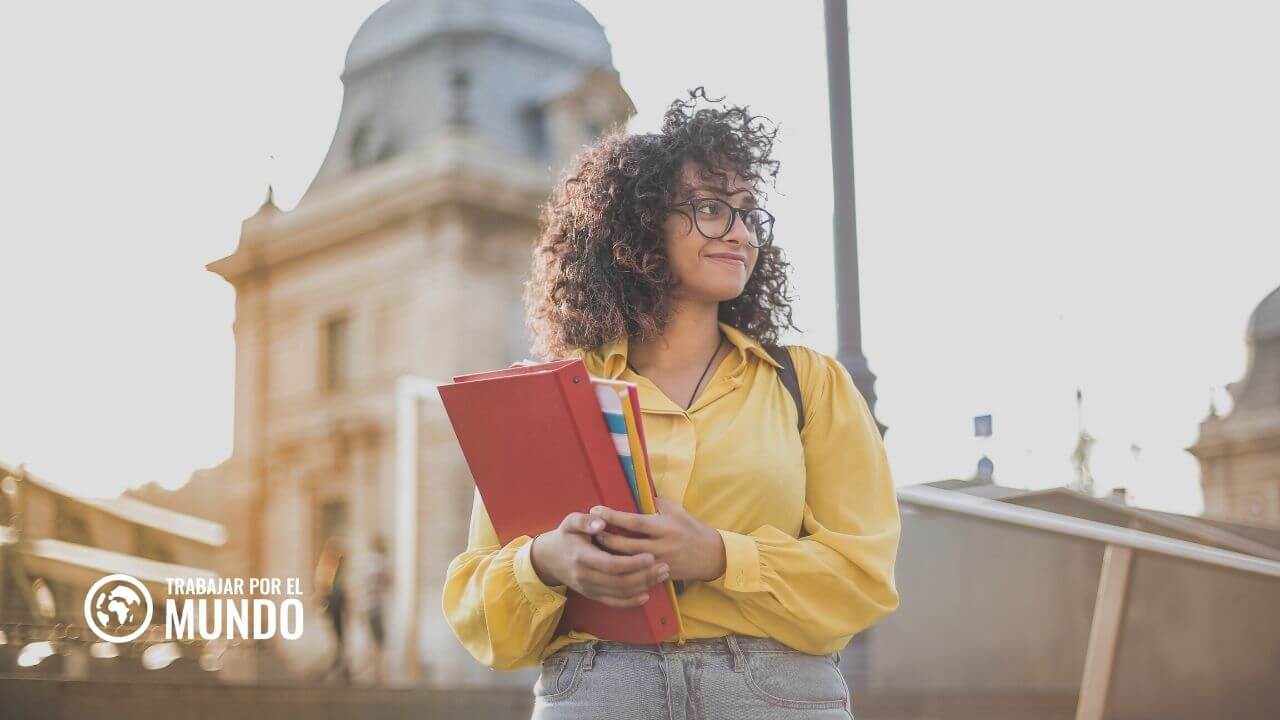 ayudas para realizar un curso de inmersión inglesa en la UIMP