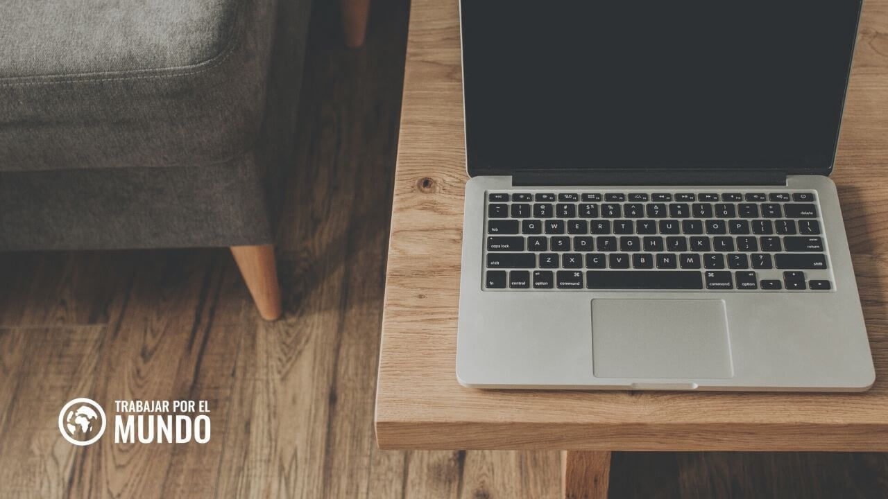 Outsourcely plataforma conecta a profesionales con empresas