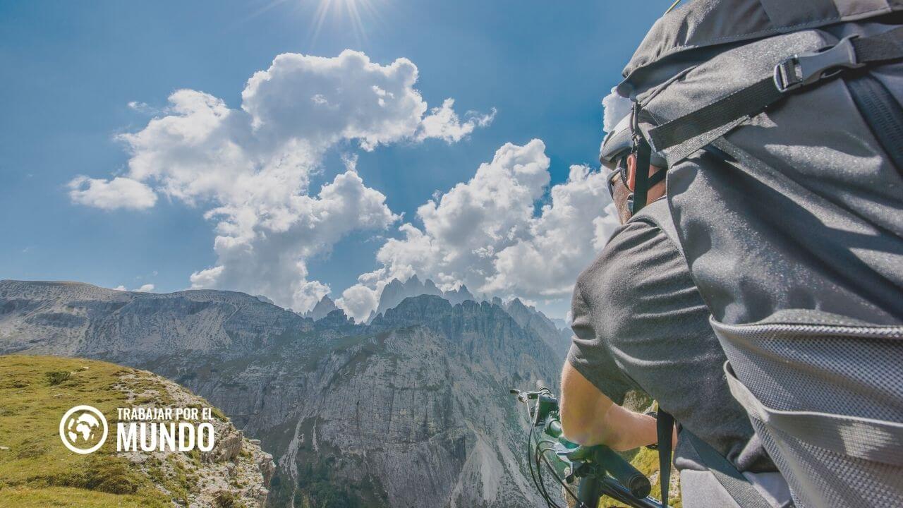 Cómo viajar en bicicleta por el mundo alojandote gratis