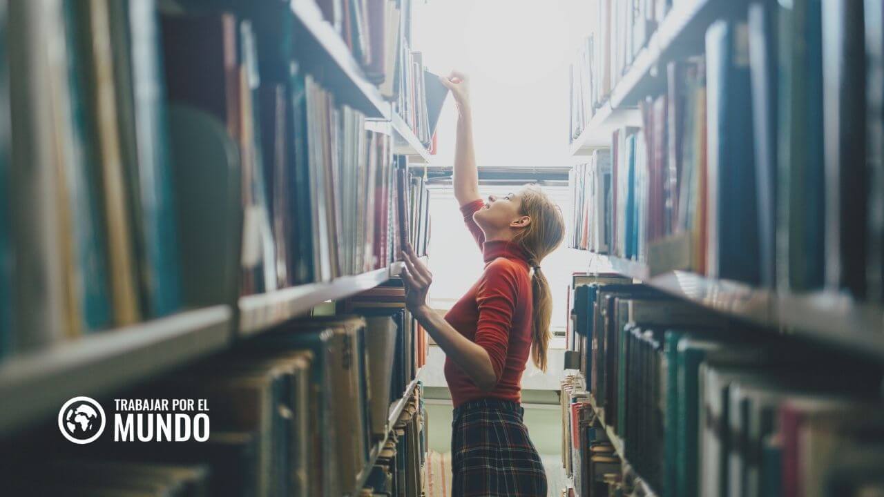 trabajar en la casa del libro