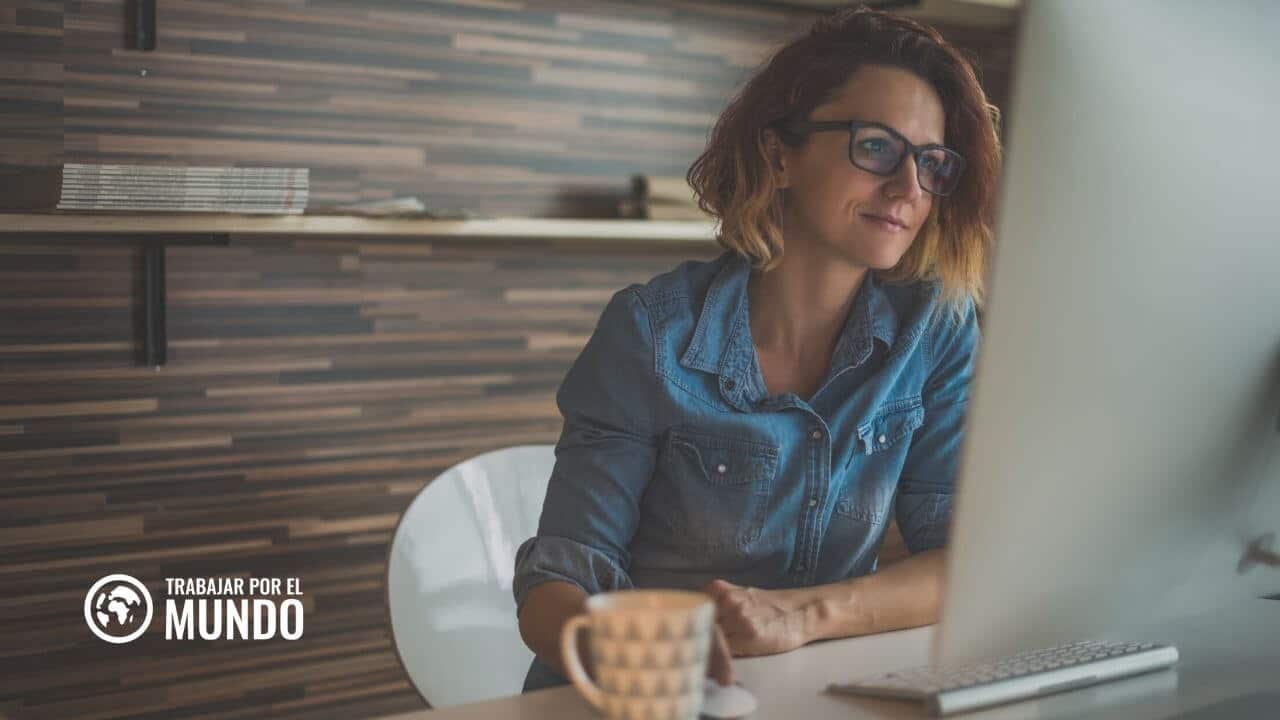 Currículum con Canva