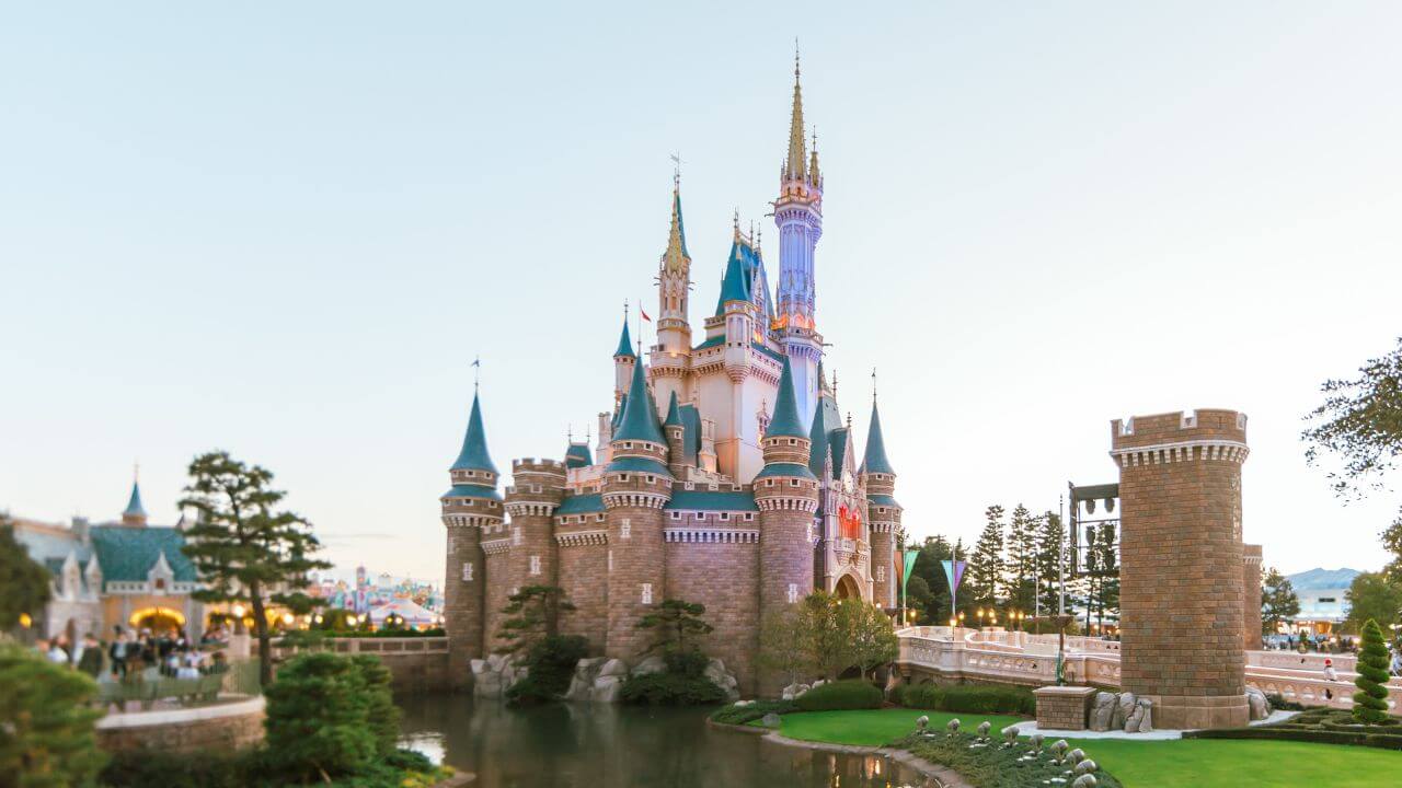 trabajo disneyland paris
