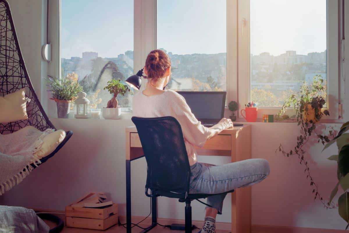 Trabajos online que pagan en dólares y no piden experiencia