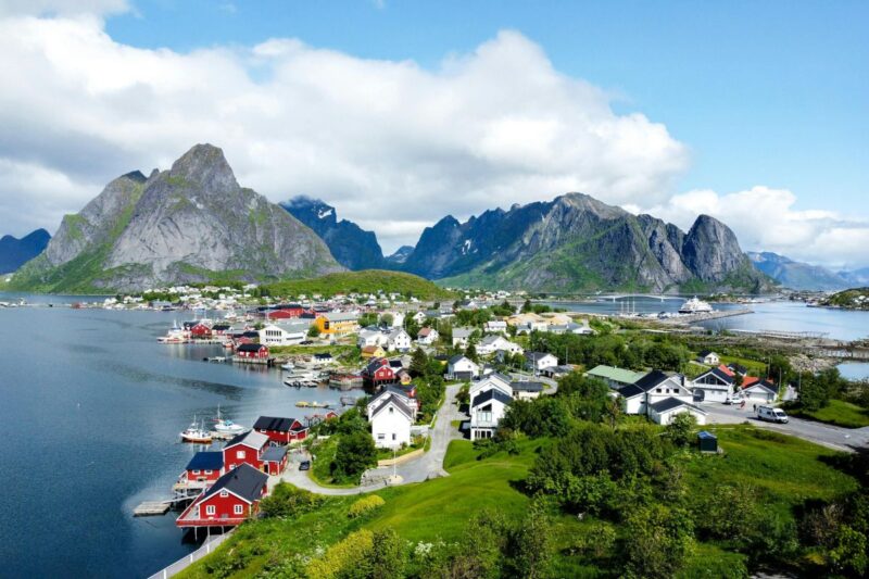 Islandia ayudas repoblar