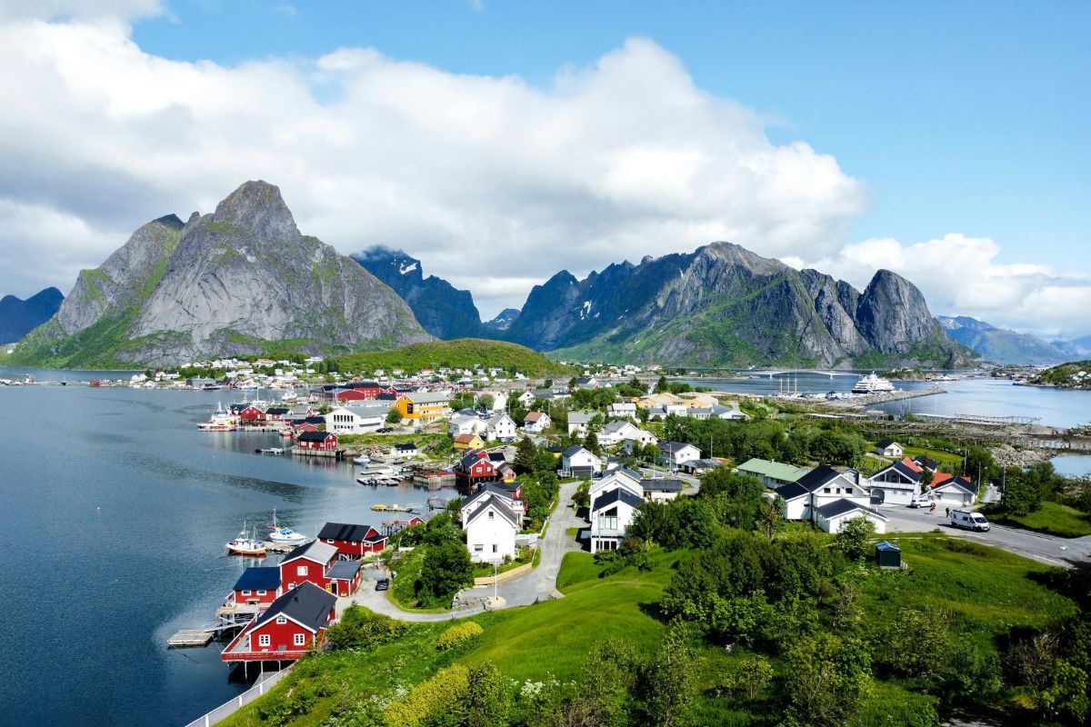 Islandia ayudas repoblar