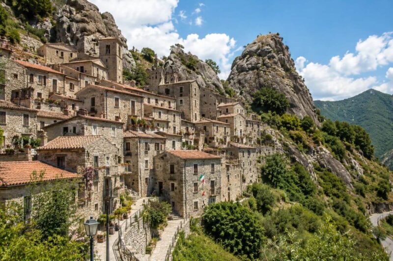 Italia busca gente que compre sus casas abandonadas